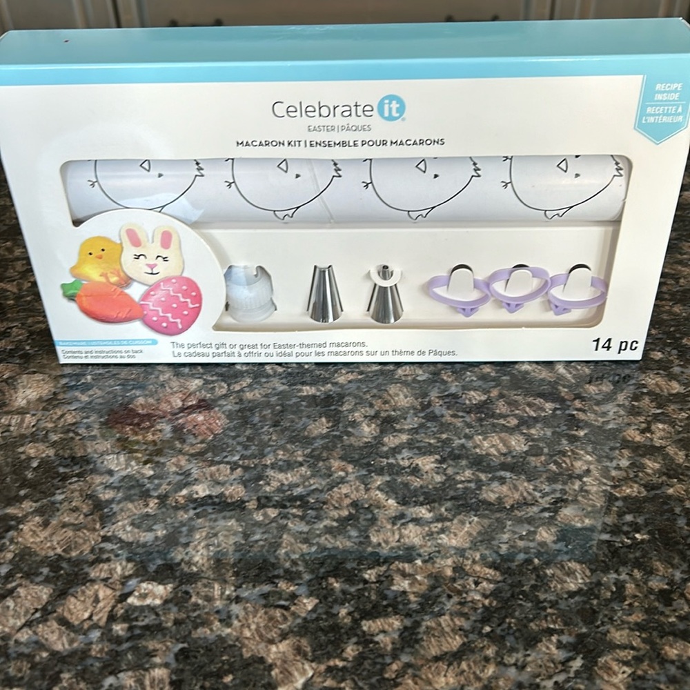CELEBRATE IT EASTER 14PC MACARON KIT NWT